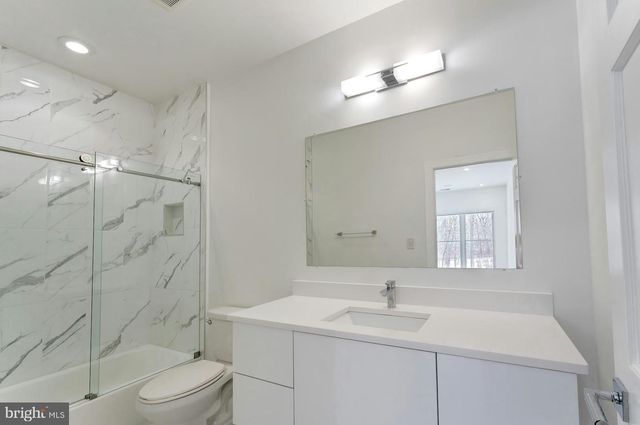 22101 EVERGREEN MILLS RD, Leesburg, VA 20175