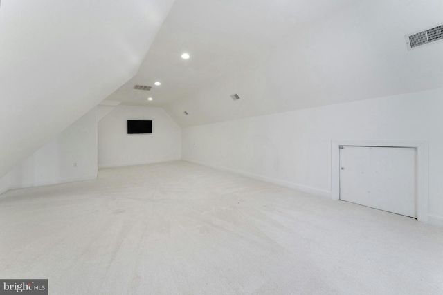 22101 EVERGREEN MILLS RD, Leesburg, VA 20175