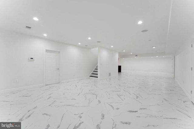 22101 EVERGREEN MILLS RD, Leesburg, VA 20175