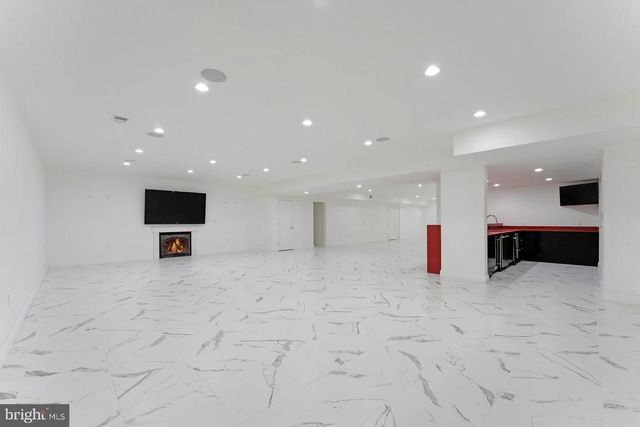 22101 EVERGREEN MILLS RD, Leesburg, VA 20175