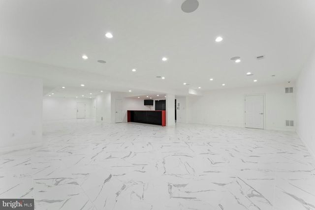 22101 EVERGREEN MILLS RD, Leesburg, VA 20175