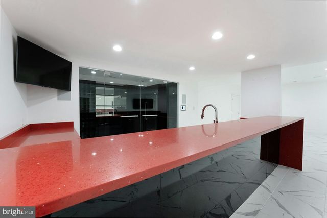 22101 EVERGREEN MILLS RD, Leesburg, VA 20175