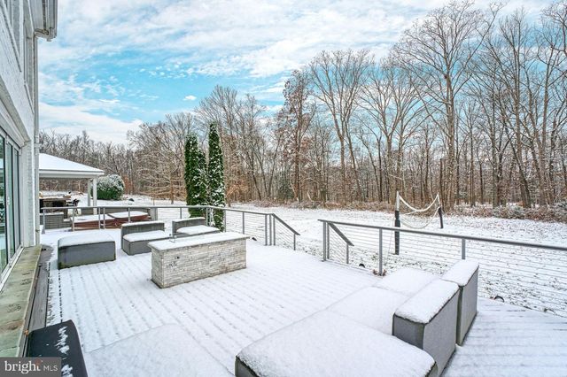 22101 EVERGREEN MILLS RD, Leesburg, VA 20175