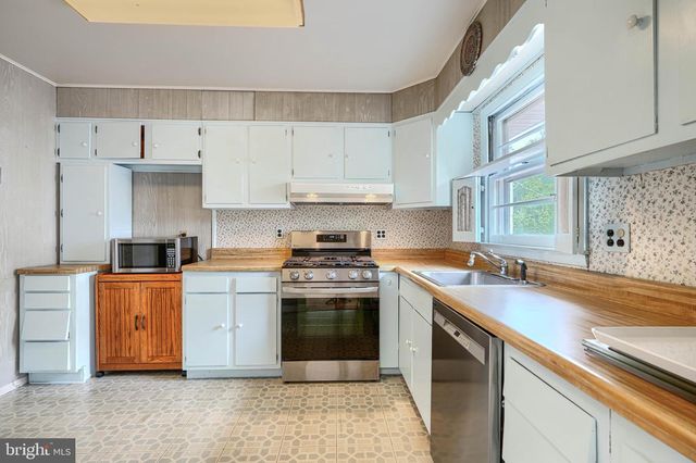201 MYSTICWOOD RD, Reisterstown, MD 21136