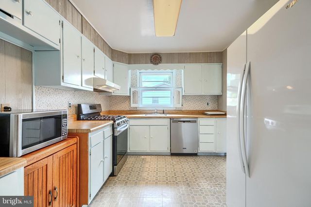 201 MYSTICWOOD RD, Reisterstown, MD 21136