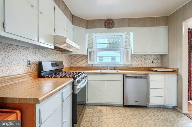 201 MYSTICWOOD RD, Reisterstown, MD 21136