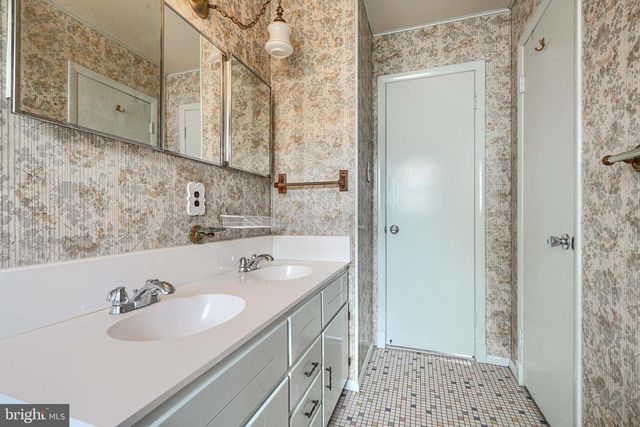 201 MYSTICWOOD RD, Reisterstown, MD 21136