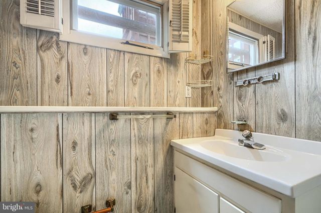 201 MYSTICWOOD RD, Reisterstown, MD 21136
