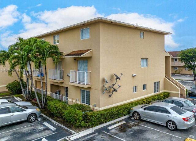 3011 W 76th St A-104, Hialeah, FL 33018