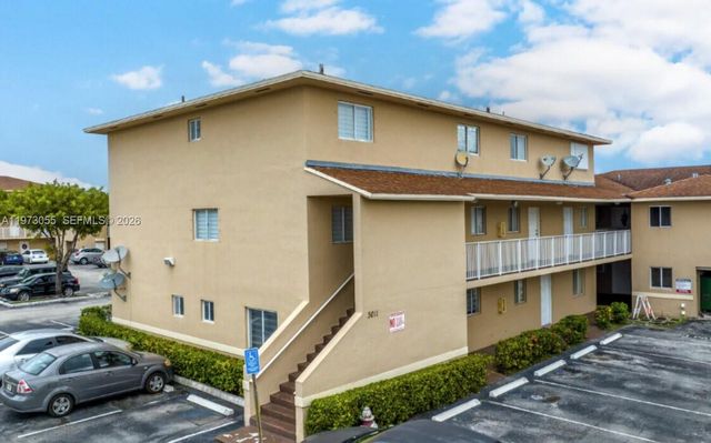 3011 W 76th St A-104, Hialeah, FL 33018