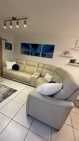 3011 W 76th St A-104, Hialeah, FL 33018