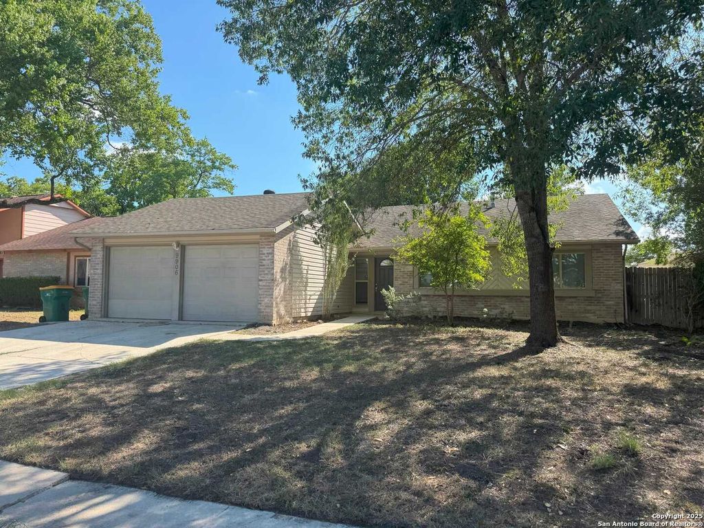 9906 Flatland Tr, Converse, TX 78109