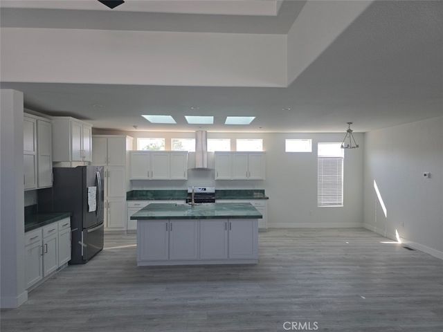 21500 Lassen 45, Chatsworth, CA 91311