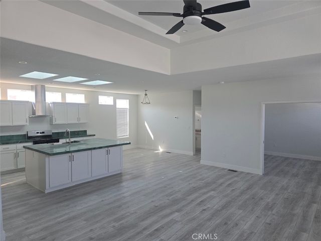 21500 Lassen 45, Chatsworth, CA 91311