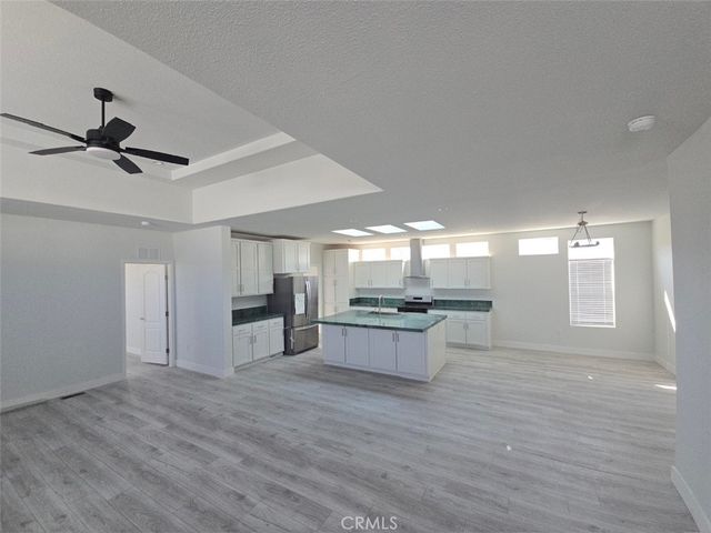 21500 Lassen 45, Chatsworth, CA 91311