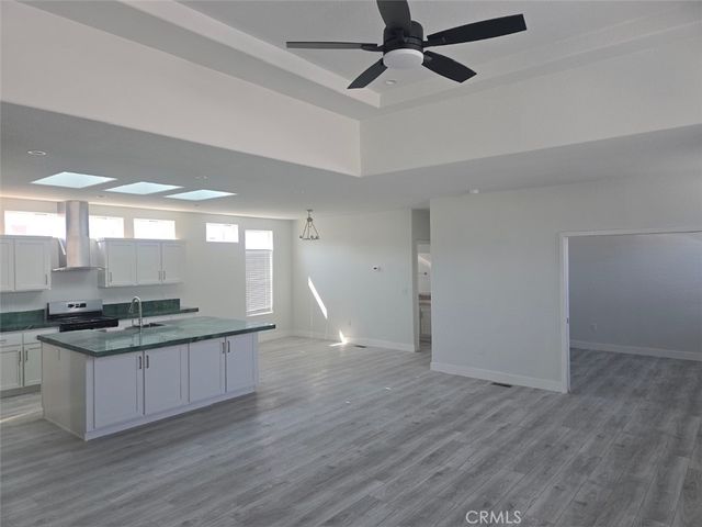 21500 Lassen 45, Chatsworth, CA 91311