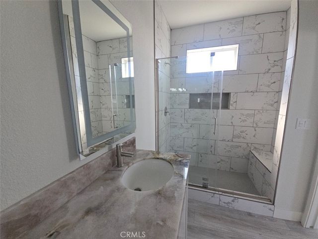 21500 Lassen 45, Chatsworth, CA 91311