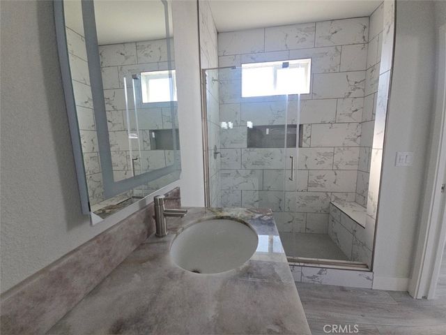 21500 Lassen 45, Chatsworth, CA 91311
