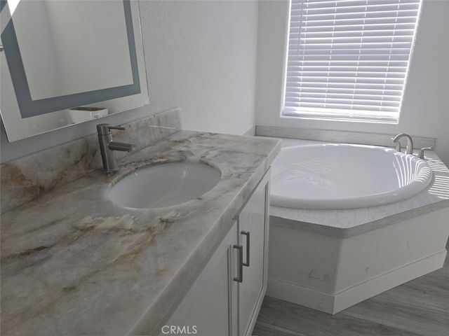 21500 Lassen 45, Chatsworth, CA 91311