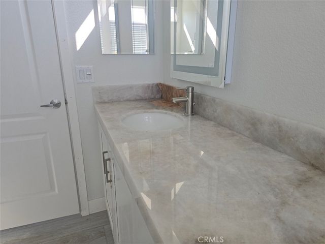 21500 Lassen 45, Chatsworth, CA 91311
