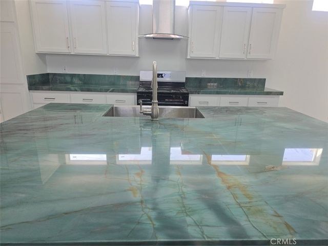21500 Lassen 45, Chatsworth, CA 91311