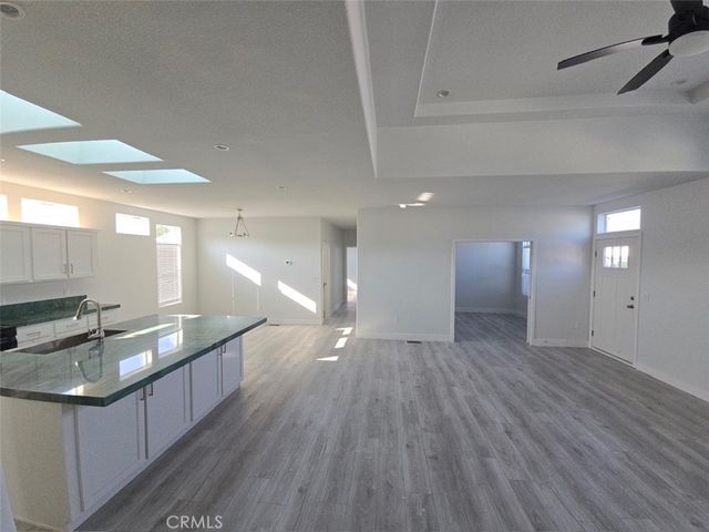 21500 Lassen 45, Chatsworth, CA 91311