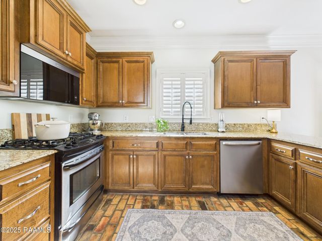 110 Barton Terrace, Youngsville, LA 70592