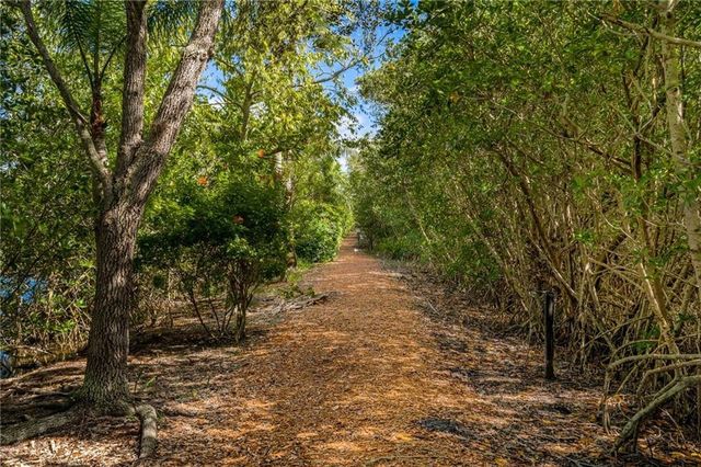 740 Lake Orchid Circle 109, Vero Beach, FL 32962