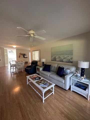 740 Lake Orchid Circle 109, Vero Beach, FL 32962