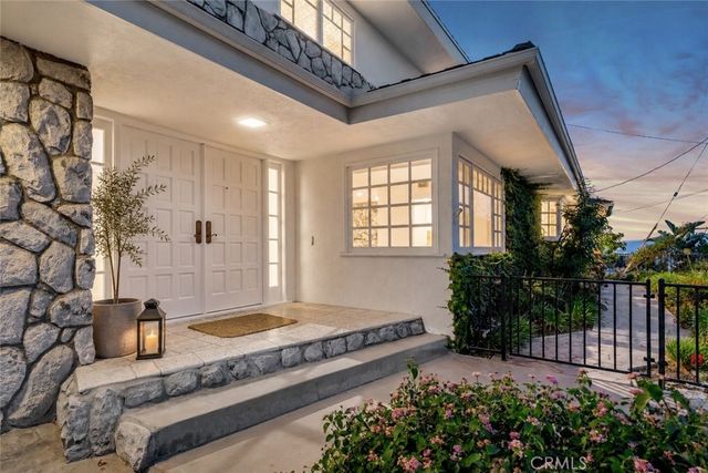 3461 Alginet, Encino, CA 91436