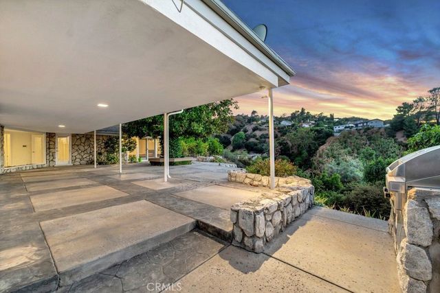 3461 Alginet, Encino, CA 91436