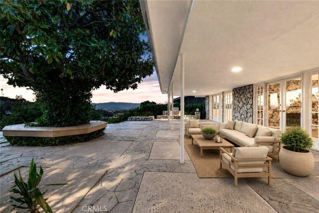 3461 Alginet, Encino, CA 91436