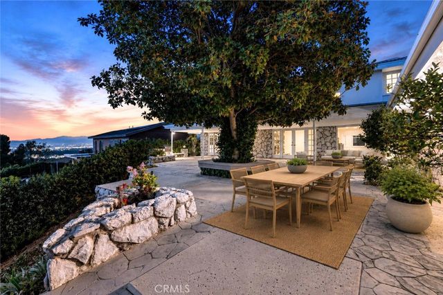 3461 Alginet, Encino, CA 91436