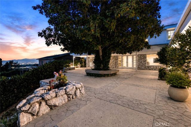 3461 Alginet, Encino, CA 91436