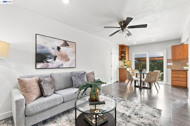 32235 Pulaski Dr, Hayward, CA 94544