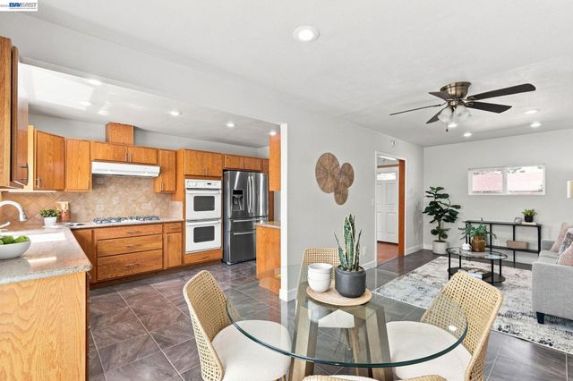 32235 Pulaski Dr, Hayward, CA 94544