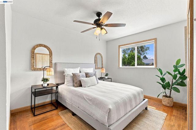 32235 Pulaski Dr, Hayward, CA 94544