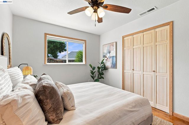 32235 Pulaski Dr, Hayward, CA 94544