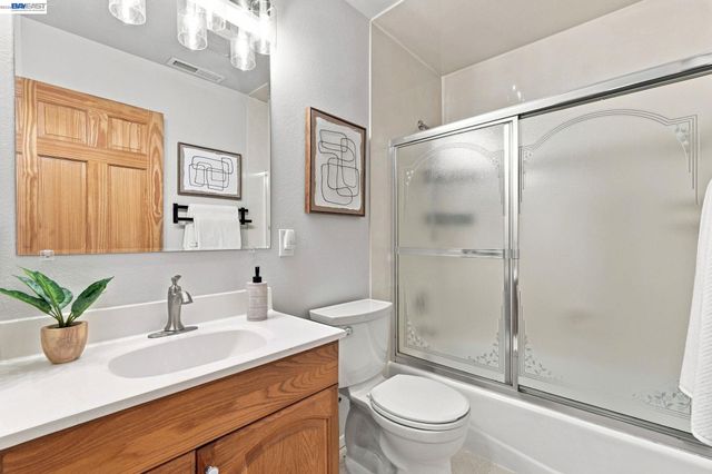 32235 Pulaski Dr, Hayward, CA 94544