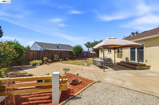 32235 Pulaski Dr, Hayward, CA 94544
