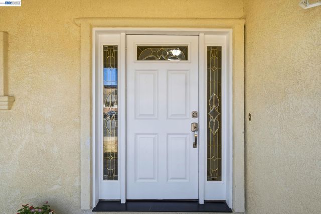 32235 Pulaski Dr, Hayward, CA 94544