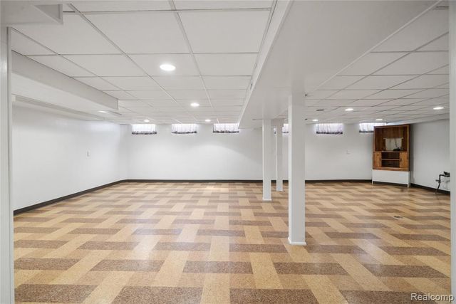 13171 Burgundy Avenue, Warren, MI 48089