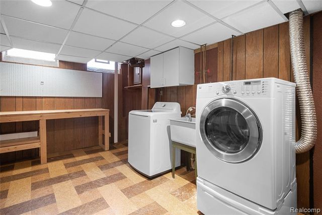 13171 Burgundy Avenue, Warren, MI 48089