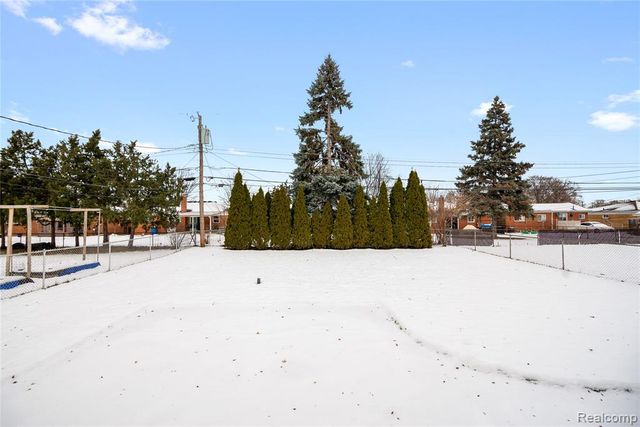 13171 Burgundy Avenue, Warren, MI 48089