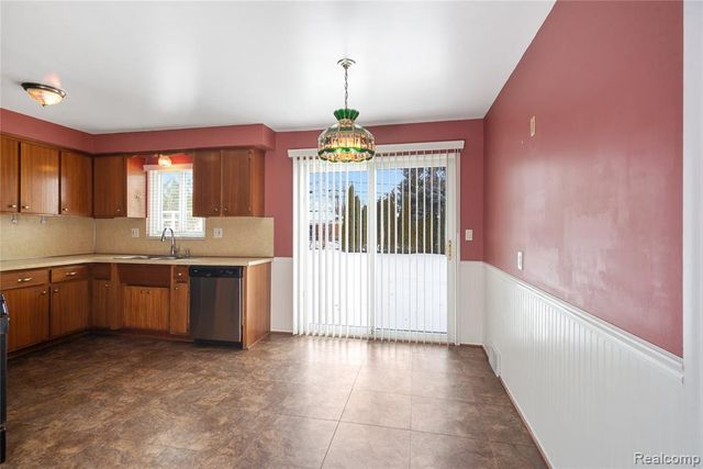 13171 Burgundy Avenue, Warren, MI 48089