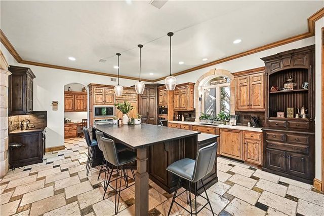 14606 Briar Street, Leawood, KS 66224