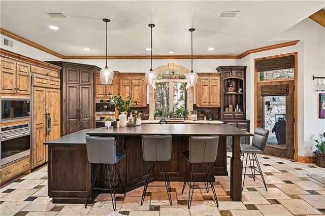 14606 Briar Street, Leawood, KS 66224