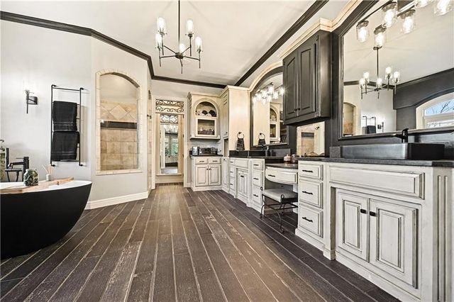 14606 Briar Street, Leawood, KS 66224