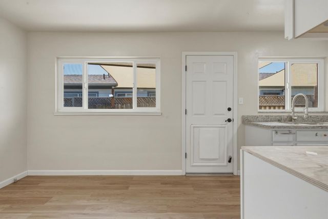 530 B Street, Hollister, CA 95023