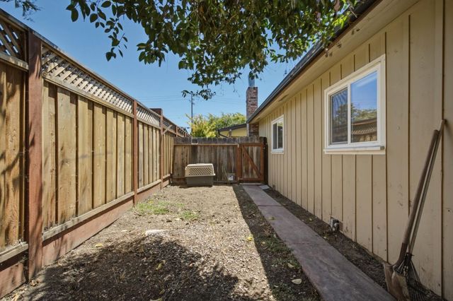 530 B Street, Hollister, CA 95023